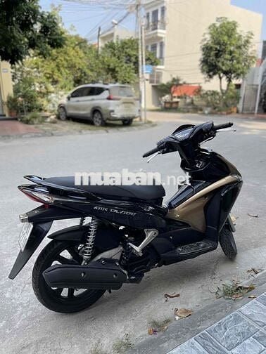 Honda Air Blade Đen Vàng đồng Đã sử dụng