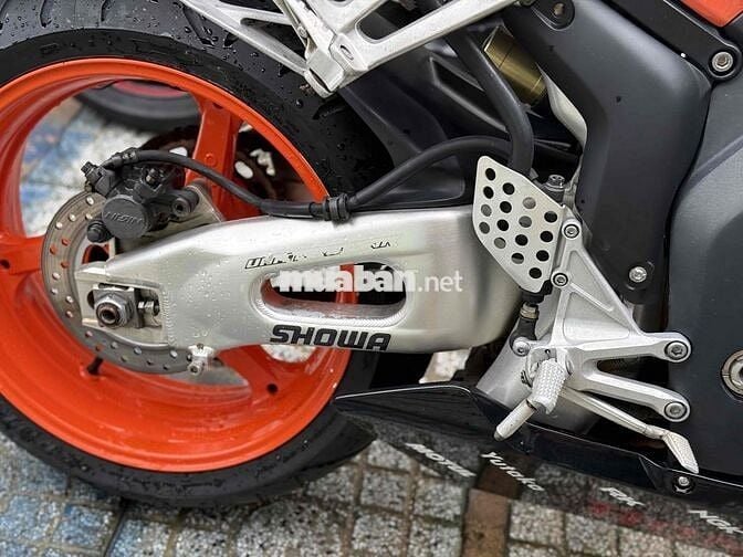 Honda CBR 1000 2005 Cam Đen Trắng