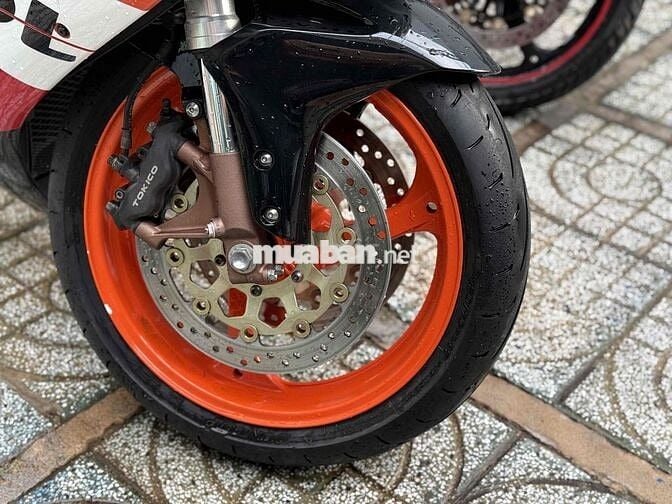 Honda CBR 1000 2005 Cam Đen Trắng