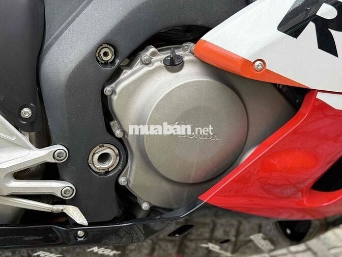 Honda CBR 1000 2005 Cam Đen Trắng