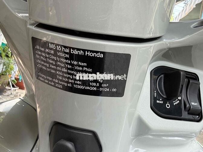 Honda Vision 2025 Xám 800km