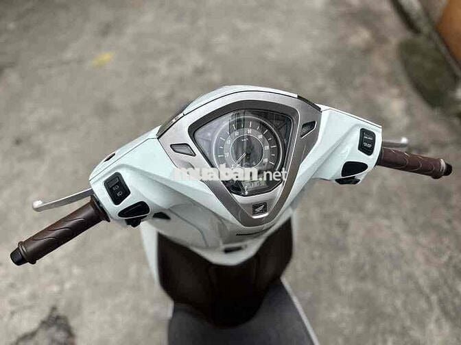 LEAD up 4v chất xe đúng cọp ae