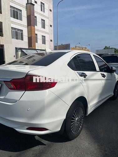 Honda City Trắng 5 chỗ Số sàn