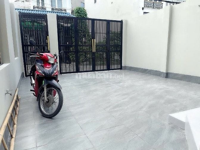 Nhà Giá Rẻ Quận 9-2 Mặt Tiền-Khu Buôn Bán Sầm Uất-105M2-Hoàn Công Đủ-