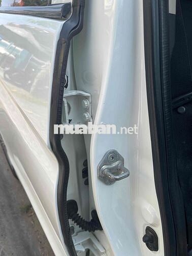 Honda City Trắng 5 chỗ Số sàn