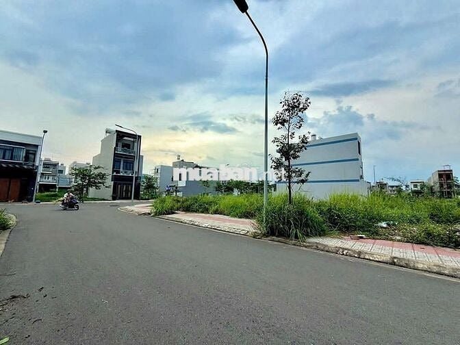 Bán đất Tdc Bửu Long 3- Phường Trấn Biên- có lối thoát hiểm bên hông