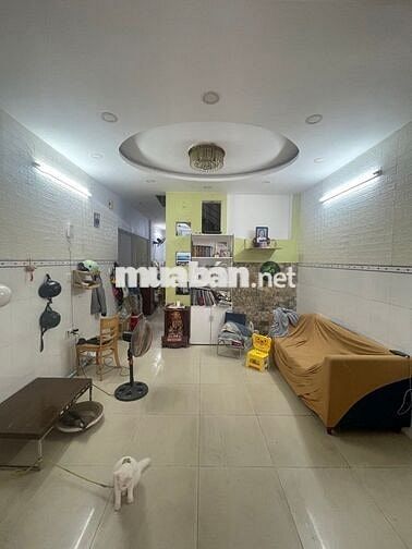 Bán Nhà 3 Tầng BTCT, 4m x 12m, Lạc Long Quân, Quận 11, Chỉ 6.8 Tỷ