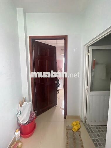 Bán Nhà 3 Tầng BTCT, 4m x 12m, Lạc Long Quân, Quận 11, Chỉ 6.8 Tỷ