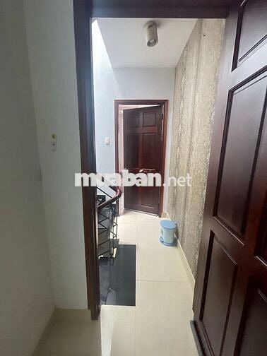 Bán Nhà 3 Tầng BTCT, 4m x 12m, Lạc Long Quân, Quận 11, Chỉ 6.8 Tỷ