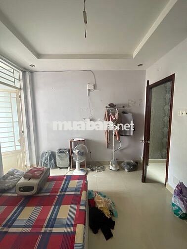 Bán Nhà 3 Tầng BTCT, 4m x 12m, Lạc Long Quân, Quận 11, Chỉ 6.8 Tỷ