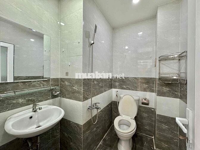 2 PHÒNG NGỦ 2 NHÀ VỆ SINH FULL NỘI THẤT CÓ SẴN MÁY LẠNH NGAY EMART PHI