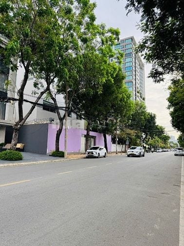 Toà nhà siêu to 2236m2 Thảo Điền chỉ 720 tỷ xây cao làm Trụ sở VIP Q2