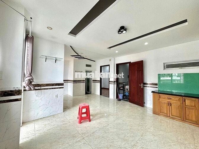 2 PHÒNG NGỦ 2 NHÀ VỆ SINH FULL NỘI THẤT CÓ SẴN MÁY LẠNH NGAY EMART PHI