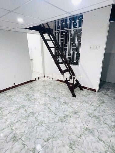 CHÍNH CHỦ CHO THUÊ PHÒNG MÁY LẠNH, TỦ LẠNH-TÁCH BẾP, BAN CÔNG MÁT MẺ