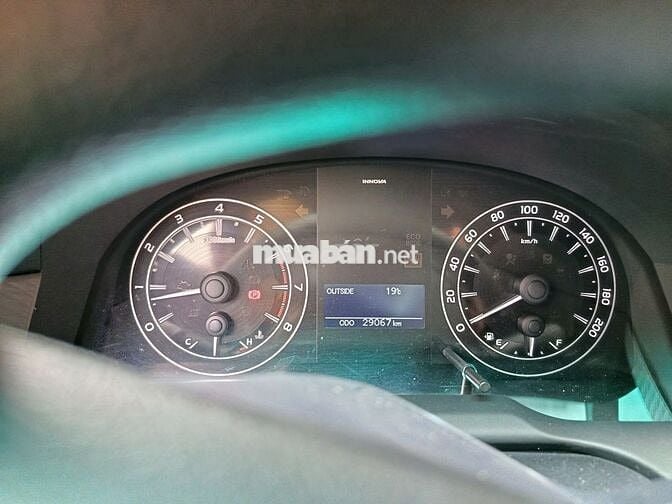 Toyota Innova 2016 2.0E - 29000 km