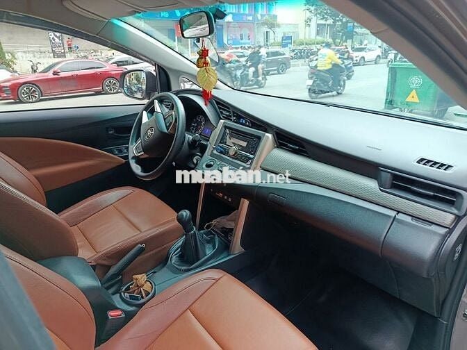 Toyota Innova 2016 2.0E - 29000 km