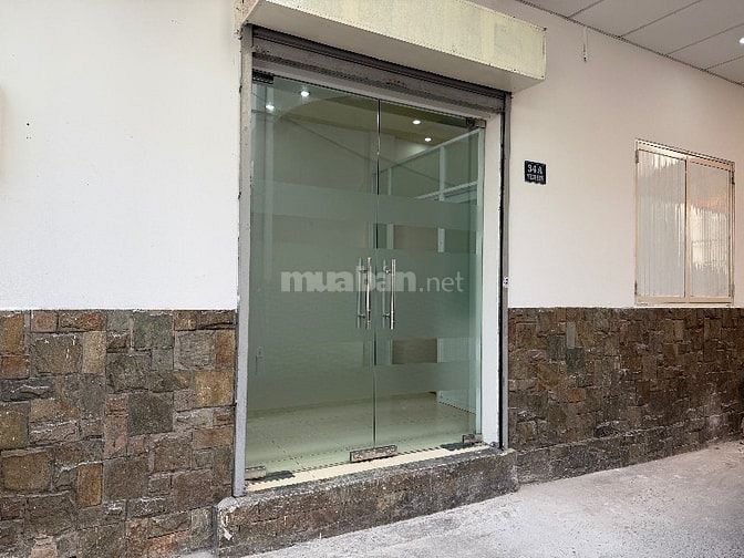 Nhà nguyên căn Quận 1 – 2PN, mới sửa đẹp, chỉ 16tr/th, vào ở ngay