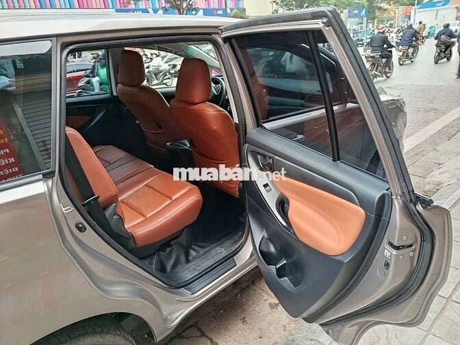 Toyota Innova 2016 2.0E - 29000 km