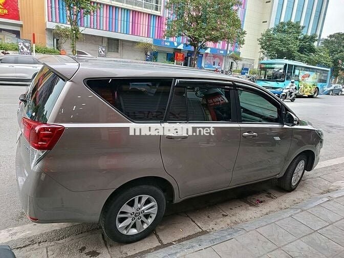 Toyota Innova 2016 2.0E - 29000 km