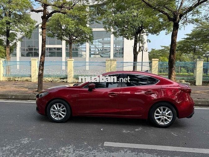 Mazda 3 2016 1.5 AT