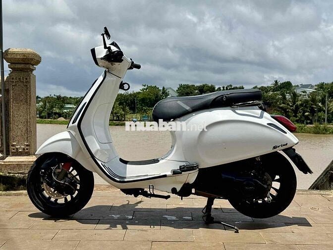Cần bán Vespa Sprint 3Vie 2015 màu Trắng