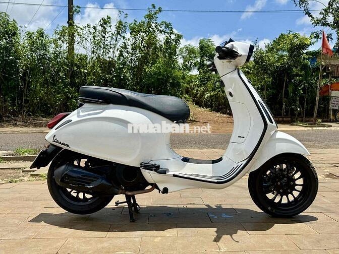Cần bán Vespa Sprint 3Vie 2015 màu Trắng