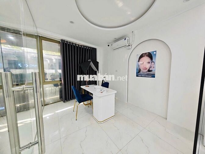 Cho thuê văn phòng Thái Hà 80m2 12tr view kính thoáng đẹp