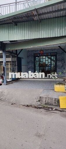 Cho thuê nhà 1 trệt 1 lầu 1 sân thượng