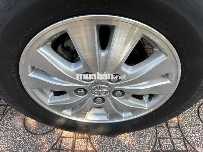 Toyota Innova 2011 Vàng cát 106.236 km