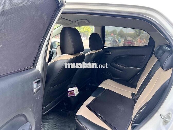 Mazda 2 2011 Trắng 160000 km