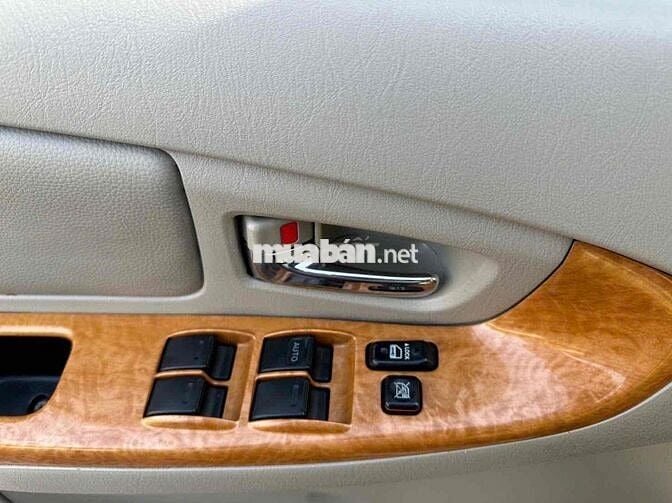 Toyota Innova 2011 Vàng cát 106.236 km