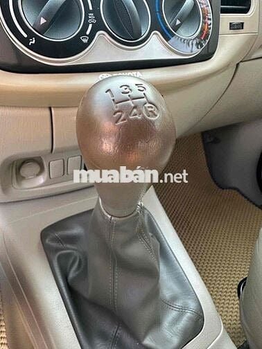 Toyota Innova 2011 Vàng cát 106.236 km