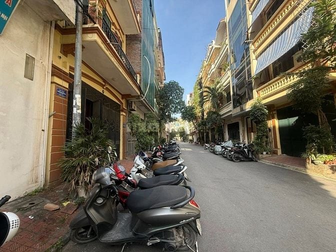 Cần bán GẤP nhà Nguyễn Cảnh Dị: Phân Lô, Ô tô, Vỉa hè, kinh doanh