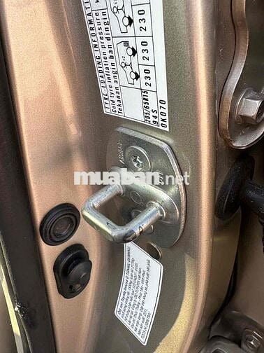 Toyota Innova 2011 Vàng cát 106.236 km