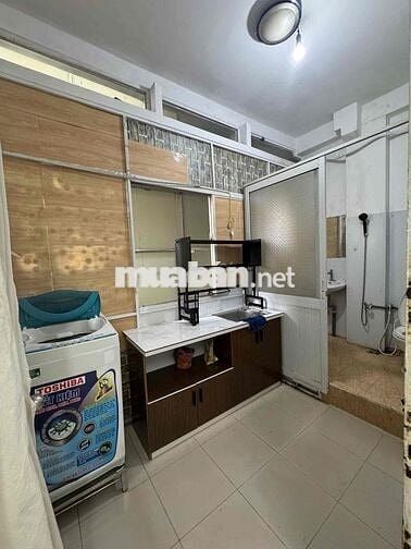 Cho thuê phòng rộng rãi, thoáng mát, giá sinh viên, nhà mặt tiền đẹp.