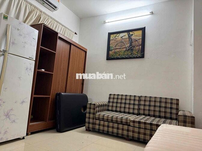 Cho thuê phòng rộng rãi, thoáng mát, giá sinh viên, nhà mặt tiền đẹp.