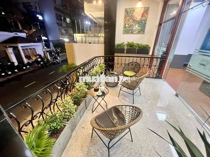 KHÁCH SẠN MT ĐƯỜNG NAM QUỐC CANG, PHƯỜNG PHẠM NGŨ LÃO, QUẬN 1.