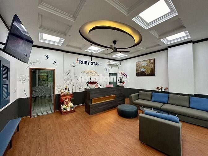 KHÁCH SẠN MT ĐƯỜNG NAM QUỐC CANG, PHƯỜNG PHẠM NGŨ LÃO, QUẬN 1.