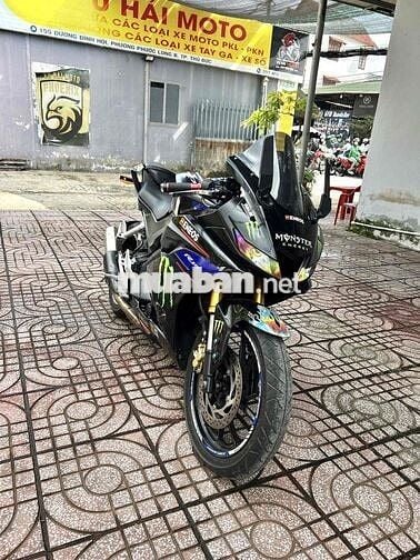 Yamaha R15V3 Đen Côn tay