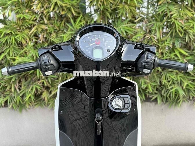 Janus bstp smakey trắng đen đẹp keng( bnx)