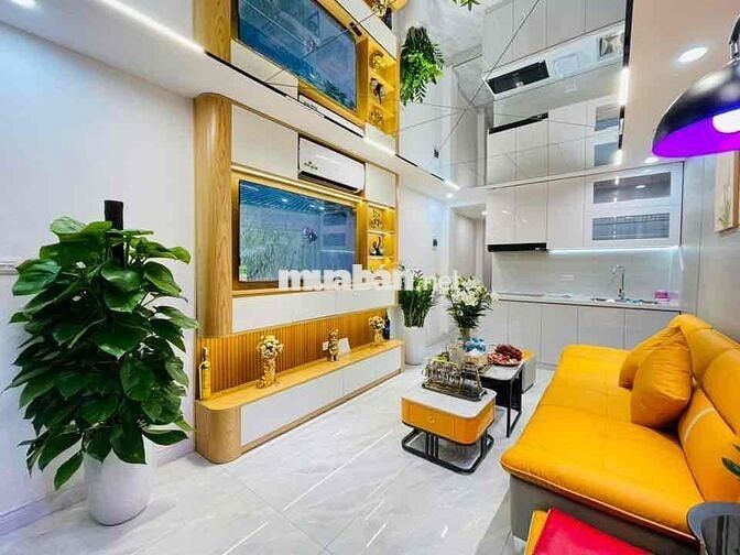 Bán Gấp Nhà 5 Tầng Thang Máy Hoàng Hoa Thám 36m2 Hơn 9 Tỷ