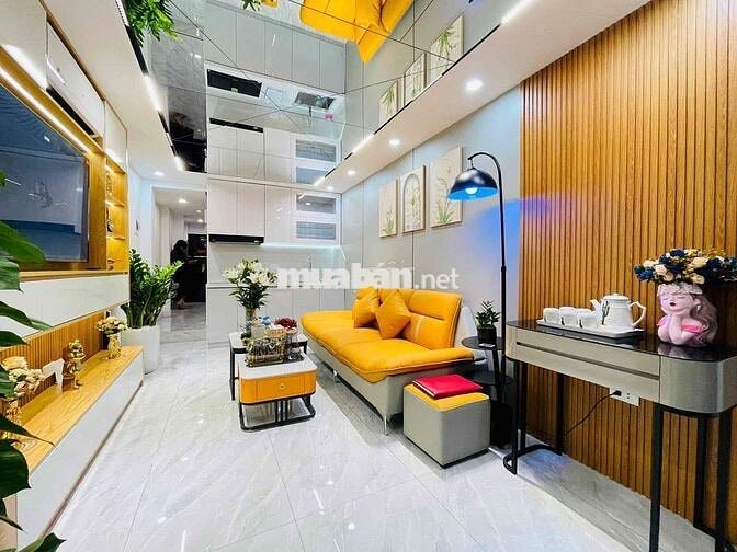 Bán Gấp Nhà 5 Tầng Thang Máy Hoàng Hoa Thám 36m2 Hơn 9 Tỷ