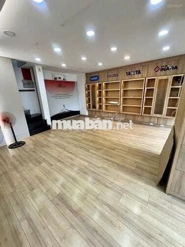 NGANG 8M - TRẦN HƯNG ĐẠO , QUẬN 1 - 8x8m - 3 TẦNG - GIÁ: 60 TRIỆU