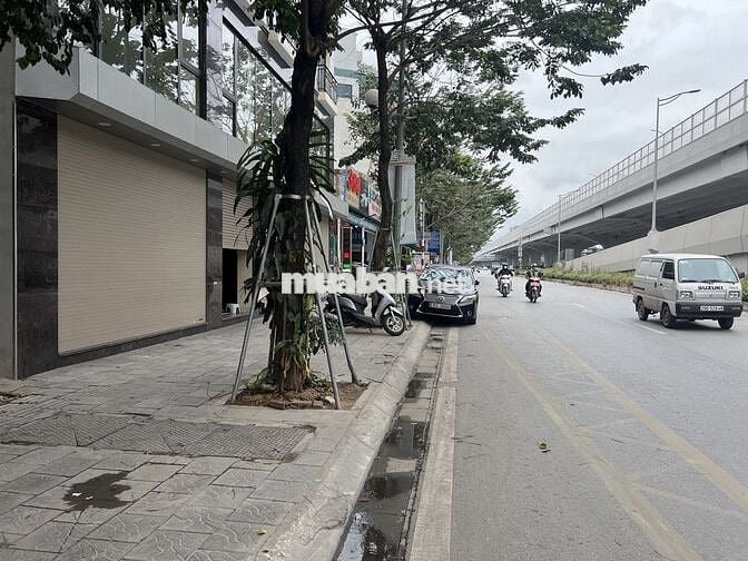 Cho thuê nhà 145m/ sàn.Tổng 3 sàn 435m