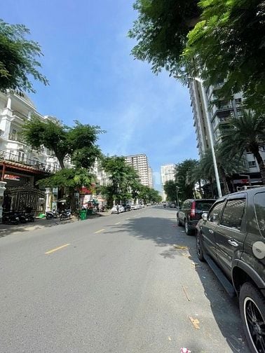 Cho thuê nhà mặt tiền trung tâm quận 7, 6x20m 1 trệt 3 lầu, giá 60 tr