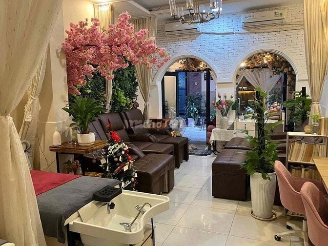 Bán gấp nhà Phố Tây Bùi Viện Quận 1, DT 9,5m x 15m 4 Tầng Giá 32 tỷ TL