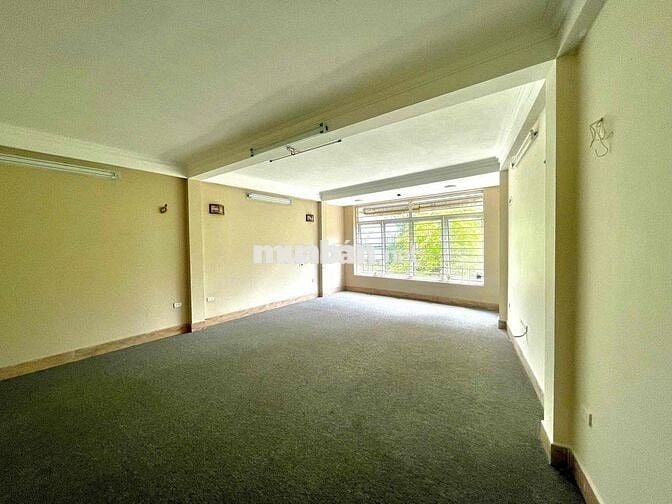 Bán nhà cấp 4 ngõ 189 Hoàng Hoa Thám 42 m2 ô tô đỗ trước nhà