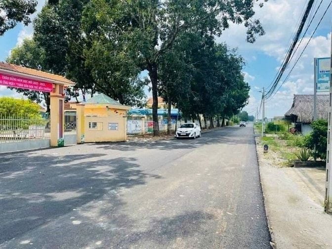 Cần tiền bán gấp 2008m2 đất SHR ngay KCN, nhà máy đang HĐ. Giá 170tr