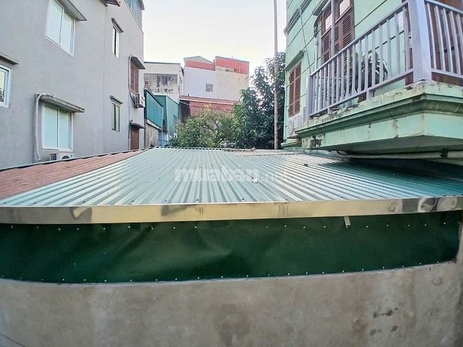 Cho thuê nhà 2 tầng, 3PN, 1 vs chỉ 7tr/tháng gần chợ Nhật Tân, Tây Hồ