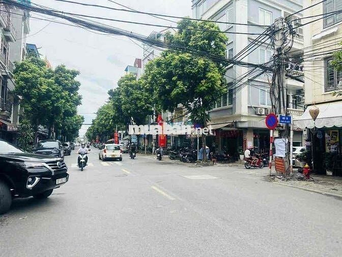 bán nhà tứ liên 50,5 m2 x 4 tầng x 8,3 tỷ TK hiện đại ngõ thông thoan